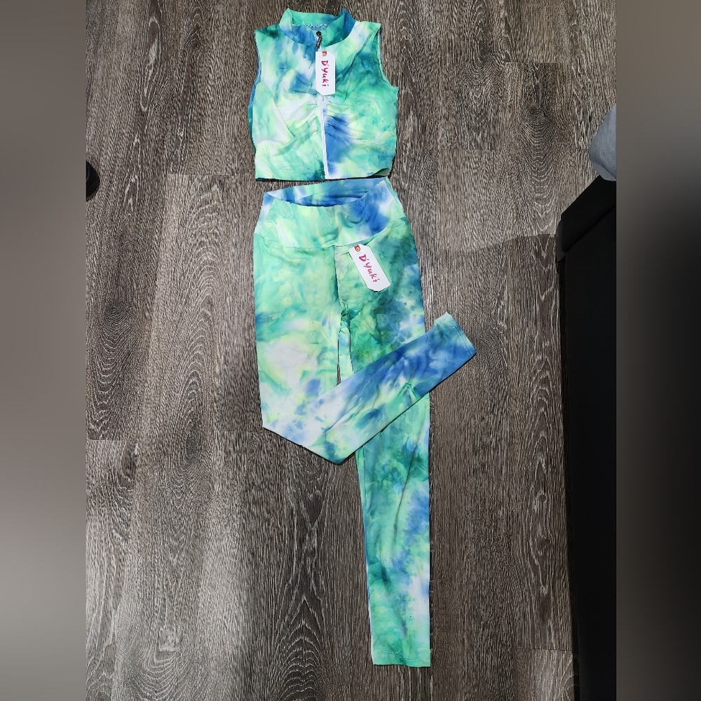 Crop top and legging Activewear set